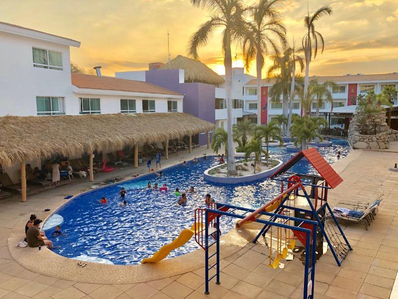 ホテル La Isla Huatulco エクステリア 写真